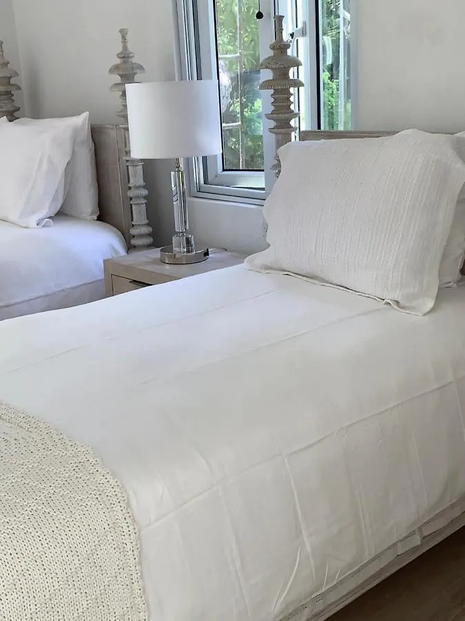 Hotel The Cay House Mangrove Cay